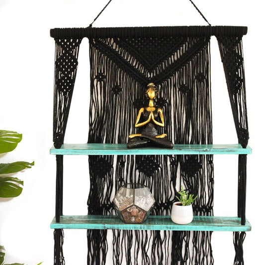 Raft Decorativ Suspendat Macrame Boho – Negru, Lemn și Bumbac Natural